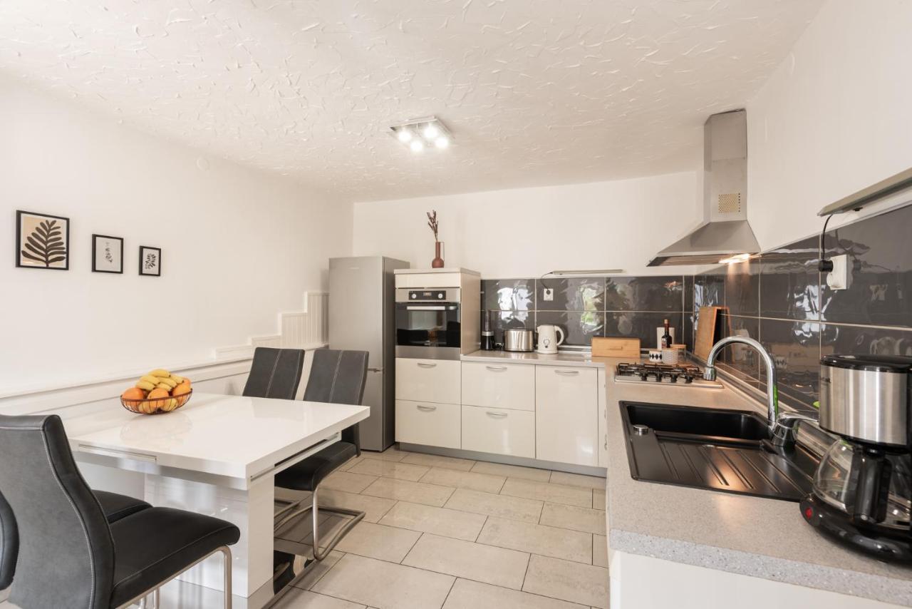 Apartment N&T Pula Zewnętrze zdjęcie